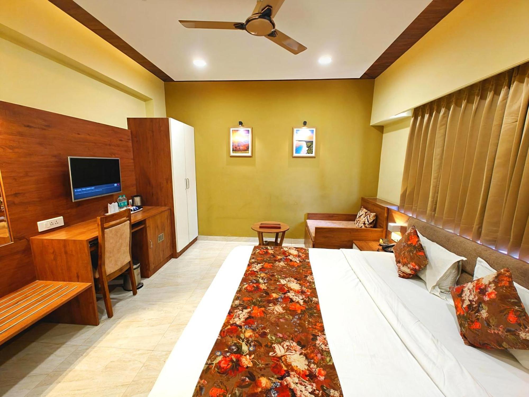 Opulence Inn - 500 Meters From Railway Station Udaipur Exterior photo