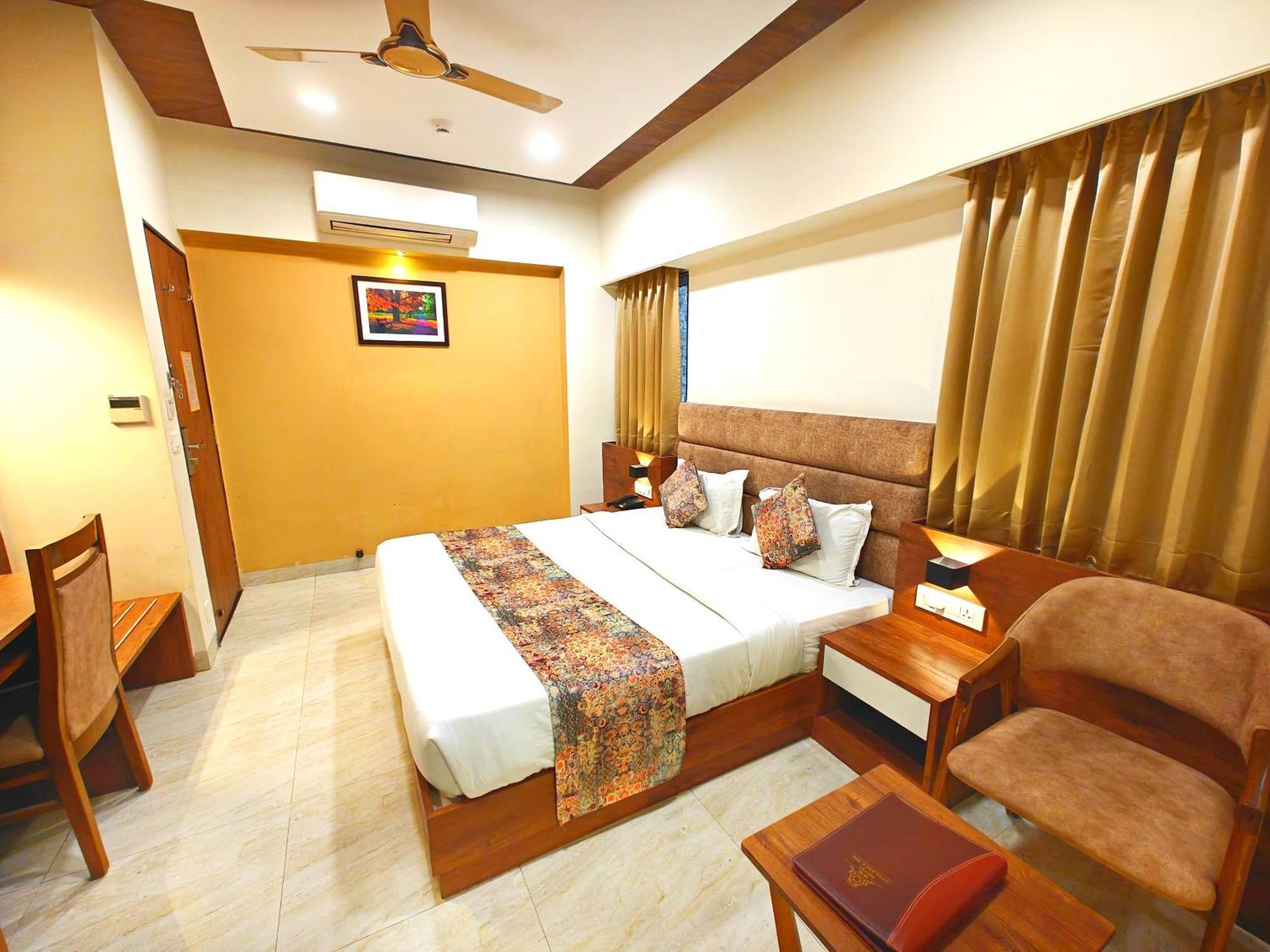 Opulence Inn - 500 Meters From Railway Station Udaipur Exterior photo